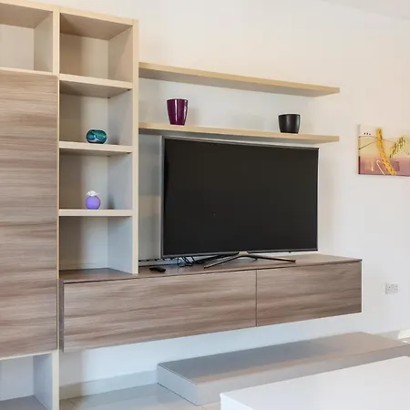 Lovely, Cozy Fully Equipped 2br In The Centre By 360 Estates Apartman San Ġwann